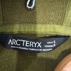 Men’s small hoodie. Perfect for mild to colder climates